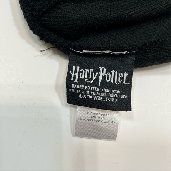 Harry Potter Glasses & Lightning Bolt Scar Knit Beanie - Picture 4 of 5